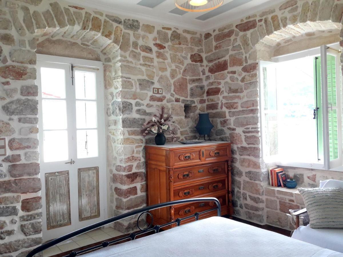 1836 Traditional House Vathy  Bagian luar foto