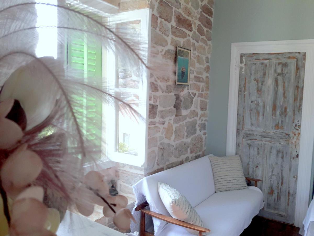 1836 Traditional House Vathy  Bagian luar foto